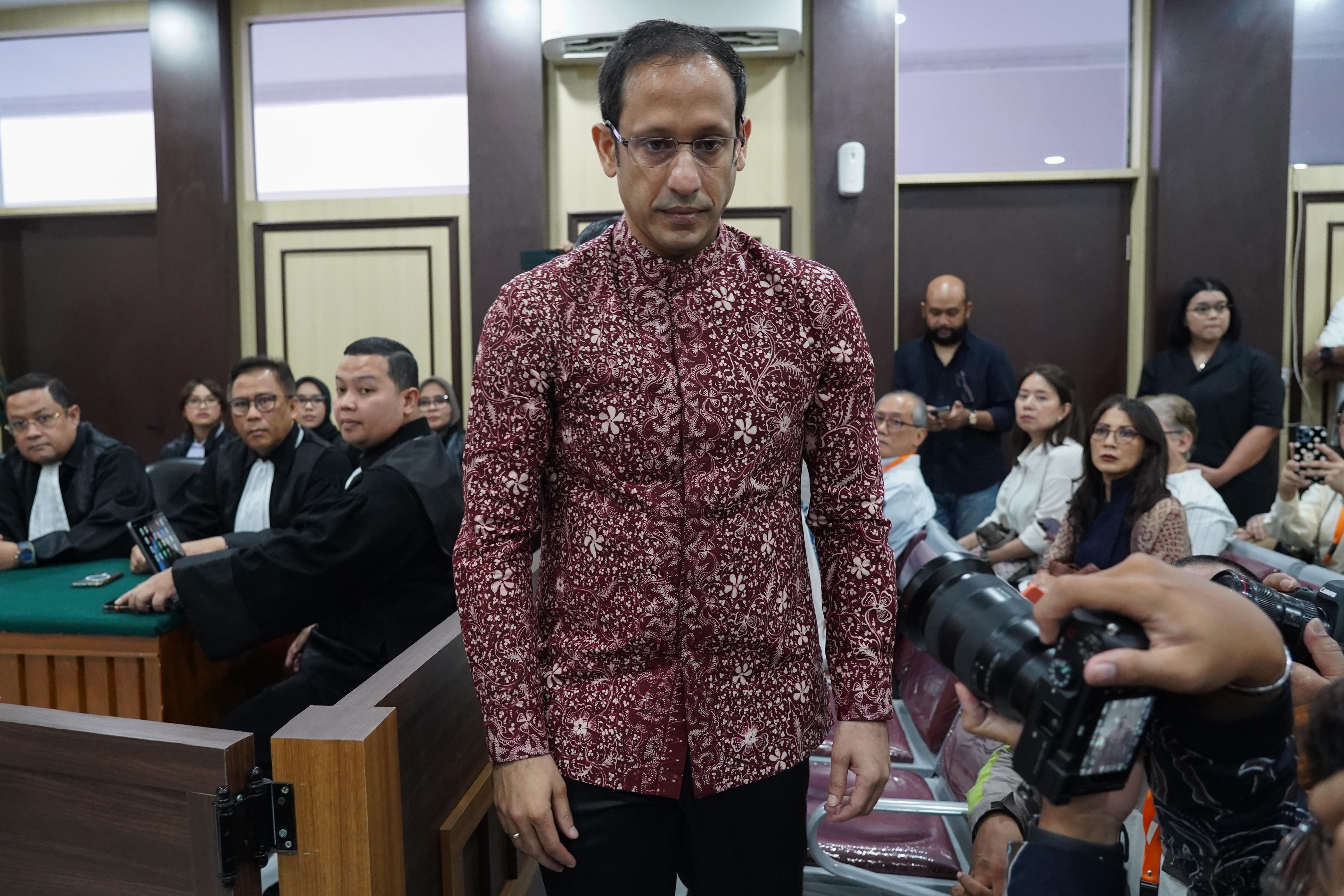 Terdakwa kasus dugaan korupsi pengadaan Chromebook dalam program digitalisasi pendidikan di Kemendikbudristek Nadiem Anwar Makarim bersiap mengikuti sidang putusan banding di Pengadilan Tinggi DKI Jakarta, Kamis (24/9/2026). Majelis Hakim menjatuhkan vonis kepada Menteri Kemendikbudristek periode 2019-2024 Nadiem Anwar Makarim dengan hukuman sembilan tahun penjara dan denda sebesar Rp 548,76 miliar subsider enam tahun penjara.