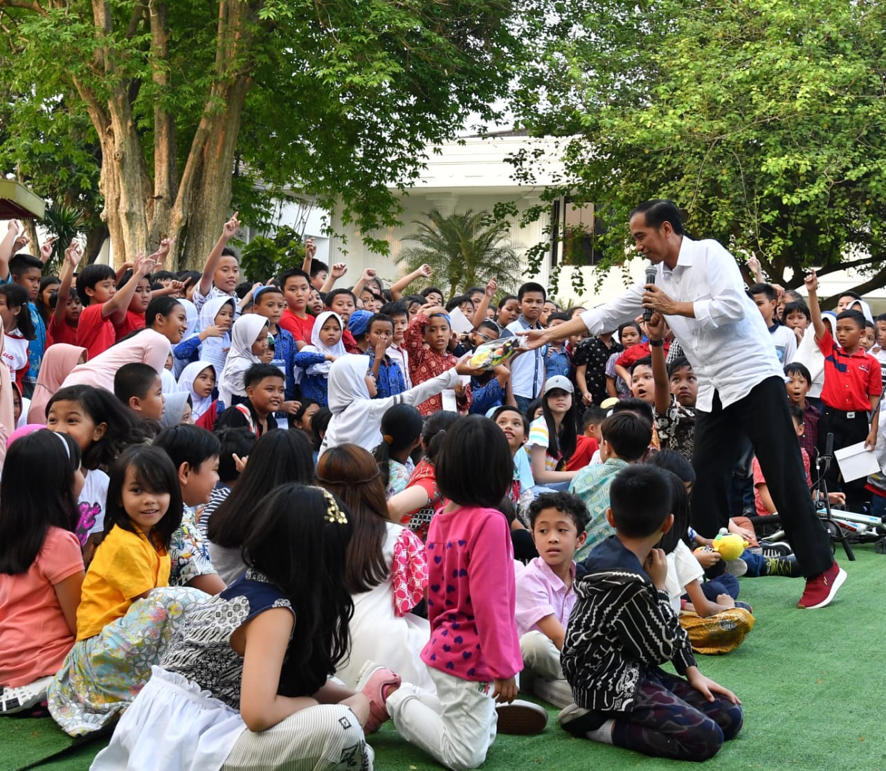 Ketika Jokowi Membangun Imajinasi Anak Indonesia - Foto