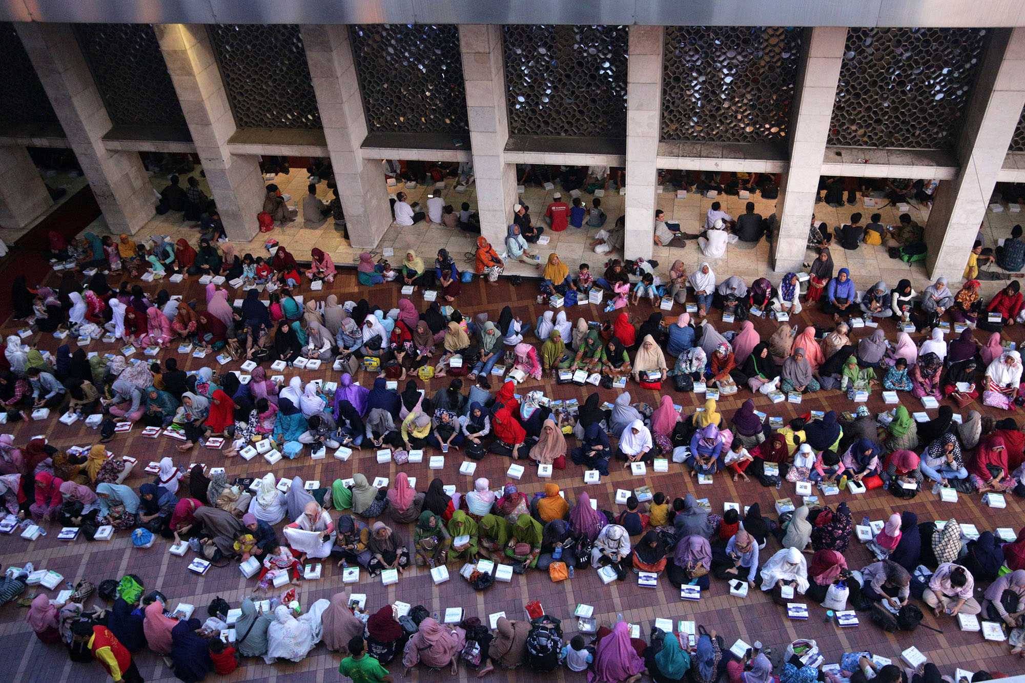 Semarak di Istiqlal Menyambut Ramadan  Katadata News