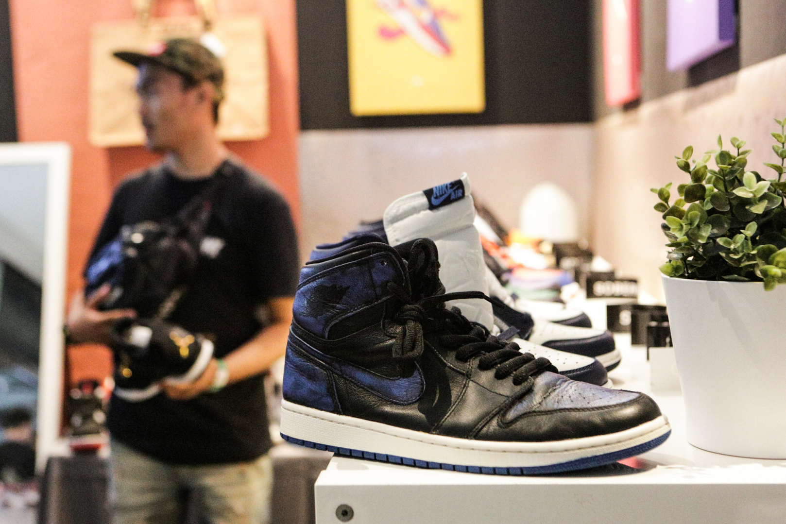 Foto Berburu Sepatu  di Urban Sneakers Society 2021 Foto 