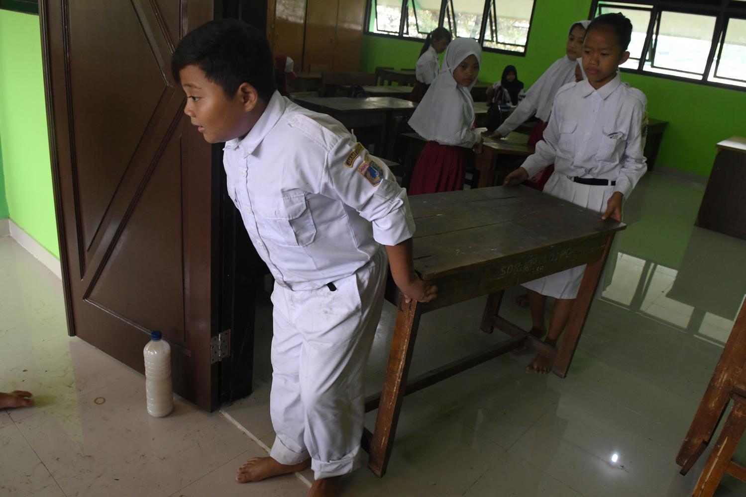 HARI PERTAMA MASUK SEKOLAH