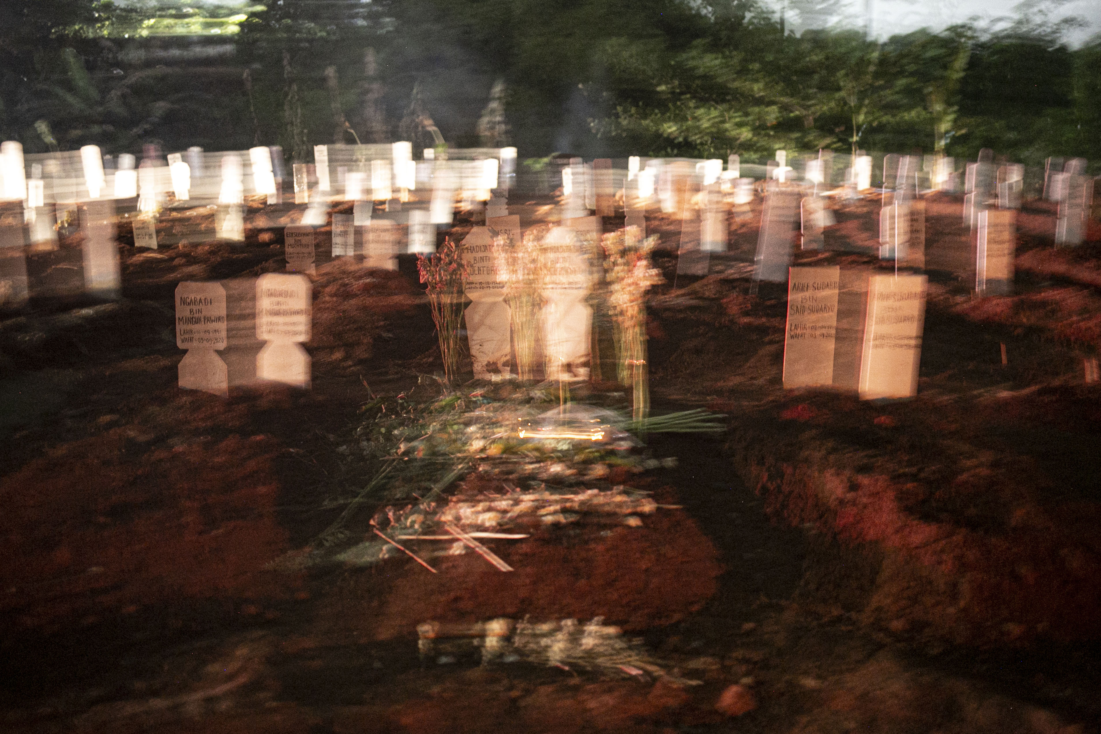 Angka Kematian Covid-19 Bertambah, Lahan Pemakaman Semakin Berkurang