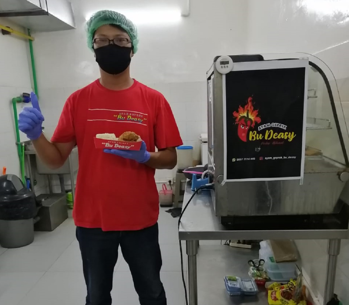 Pemilik usaha Ayam Geprek Bu Deasy di Bali, David Gunawan