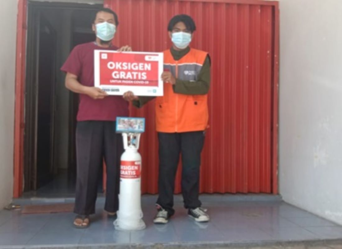  Rumah Zakat dan LinkAja menyalurkan bantuan layanan peminjaman tabung oksigen gratis di Yogyakarta, Rabu (11/8).