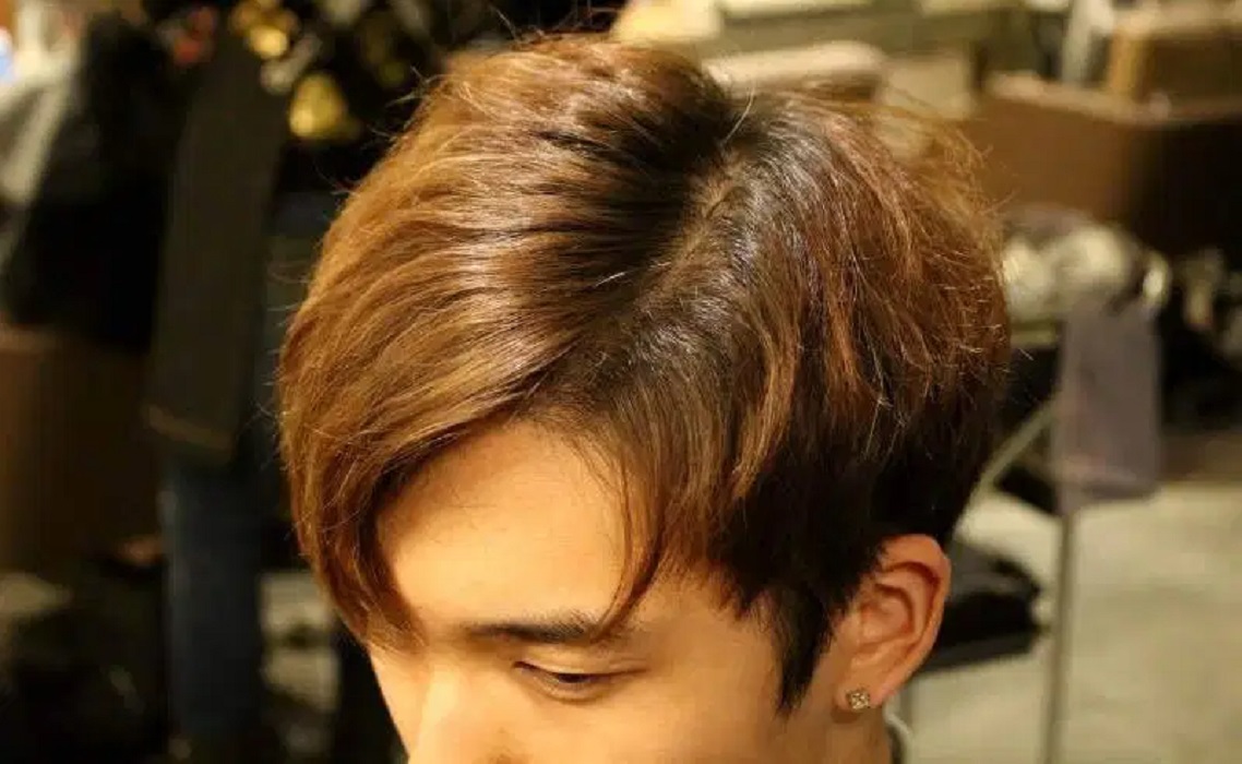 Comma hair model rambut pria Korea 2022 04 18 14 51 22 a174f6563413b85f8477cedc2243fb78