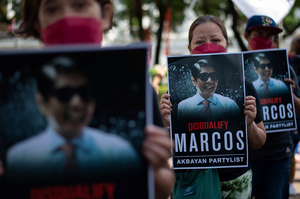 Foto permintaan demonstran untuk menolak Ferdinand Marcos Jr dalam Pilpres Filipina. Foto: Reuters.. 
