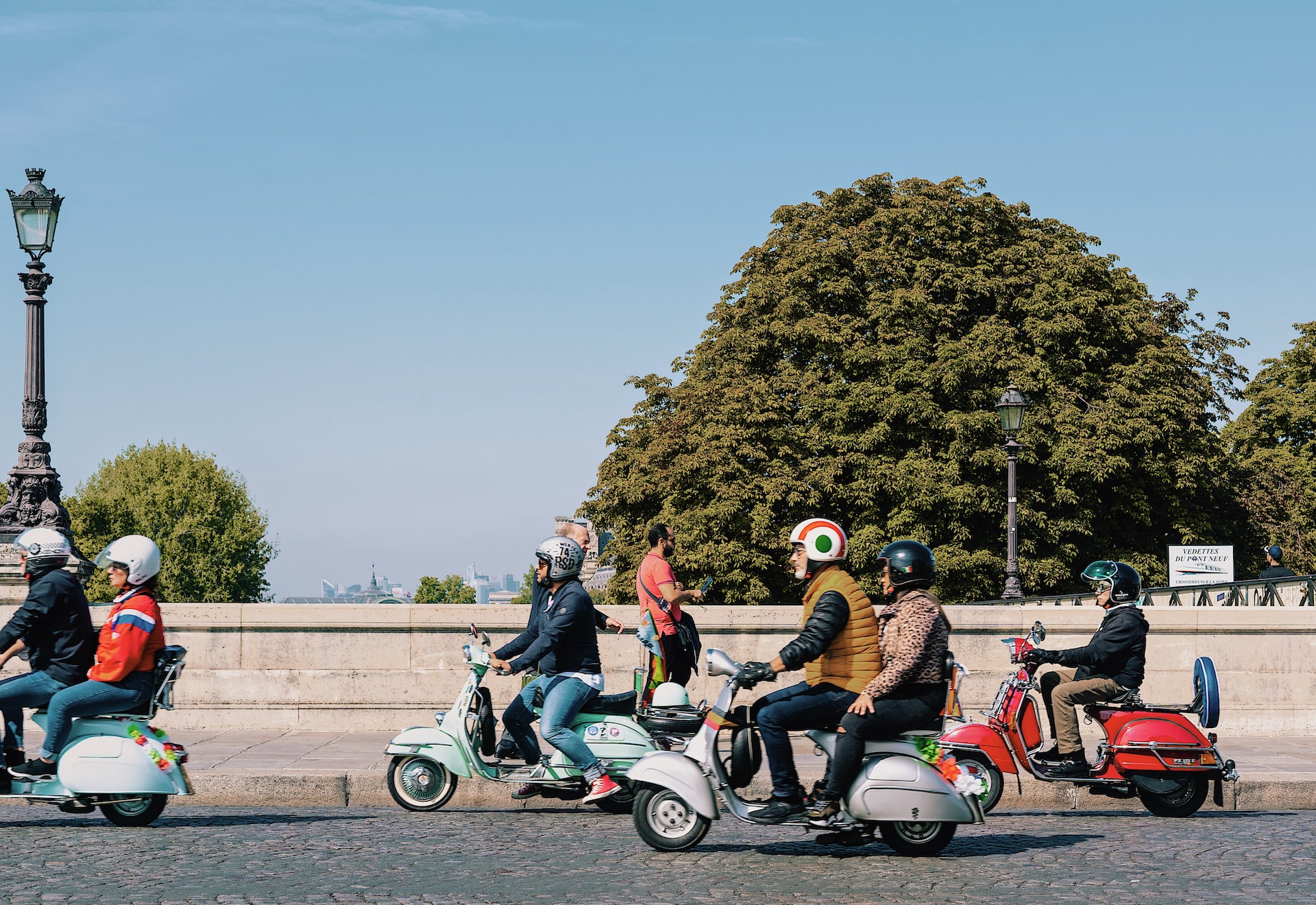 3 Cara Naik Vespa Yang Baik Dan Benar Untuk Pemula - Otomotif Katadata ...