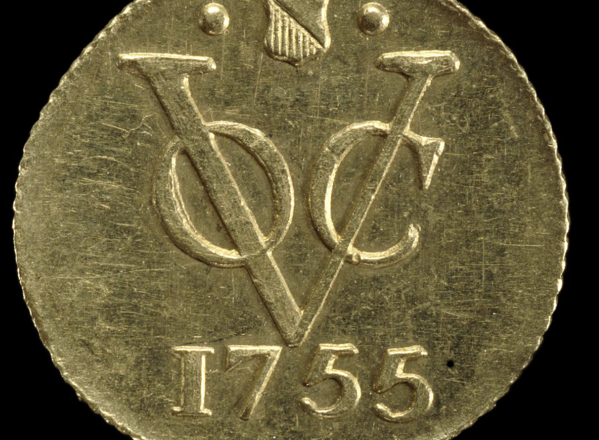 VOC dibubarkan pada tanggal 31 Desember 1799