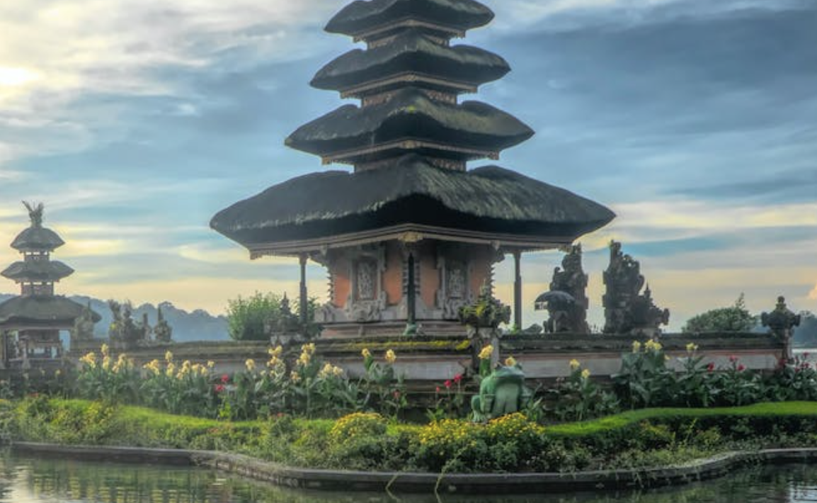 Cerita Mistis Pura di Bali