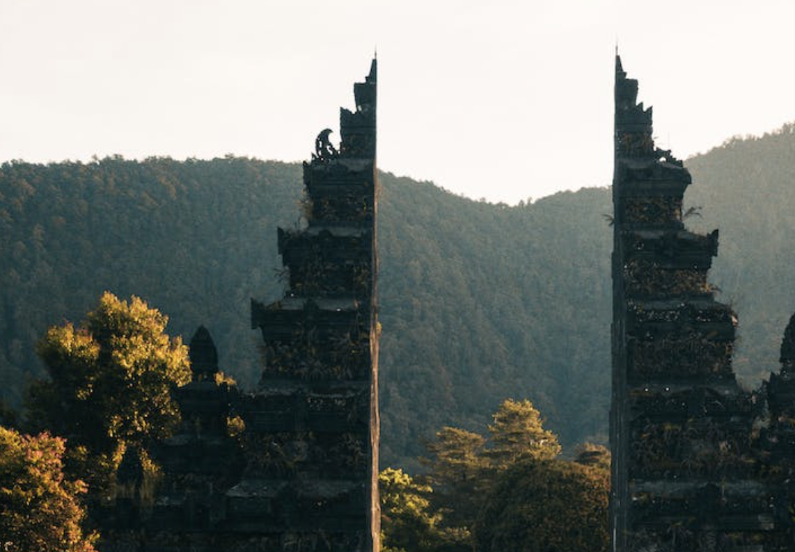 Cerita Mistis Pura di Bali