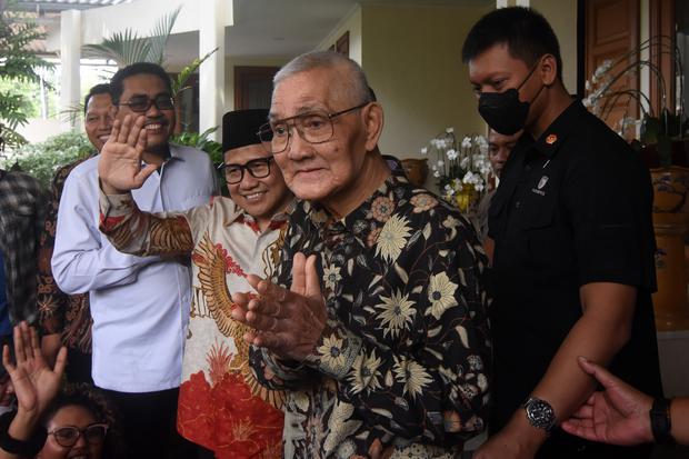 Ketua Umum PKB silaturahmi ke Try Sutrisno