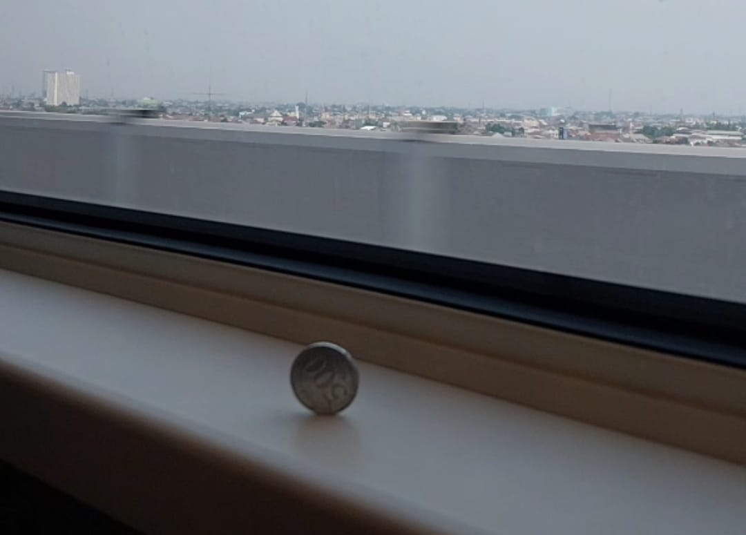 Tes kestabilan Kereta Cepat Jakarta-Bandung dengan uang koin