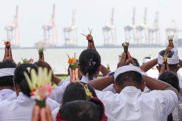 Upacara Melasti di Surabaya