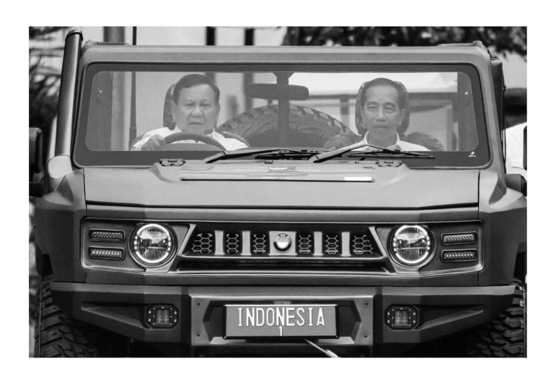 Menteri Pertahanan Prabowo Subianto bersama Presiden Joko Widodo (Jokowi)