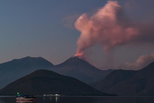Erupsi terkini Gunung Lewotobi Laki-laki
