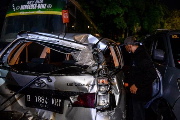 Pascakecelakaan beruntun di Tol Cipularang