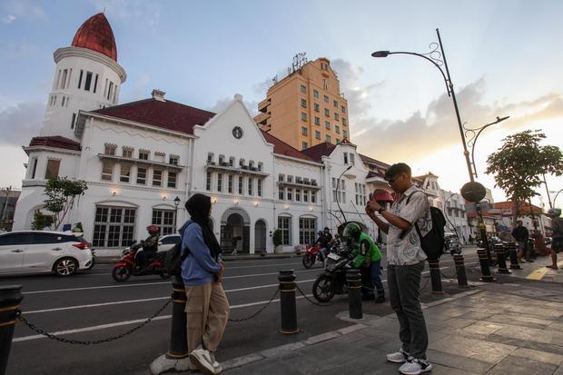 Ngabuburit di kawasan wisata Kota Lama Surabaya