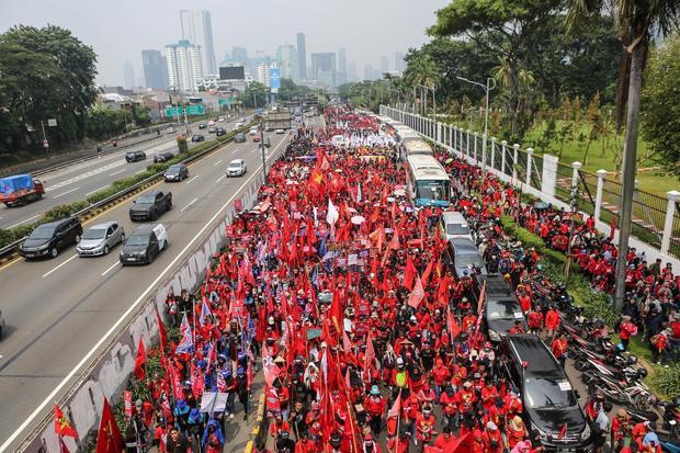 Aksi Hari Buruh Internasional di DPR