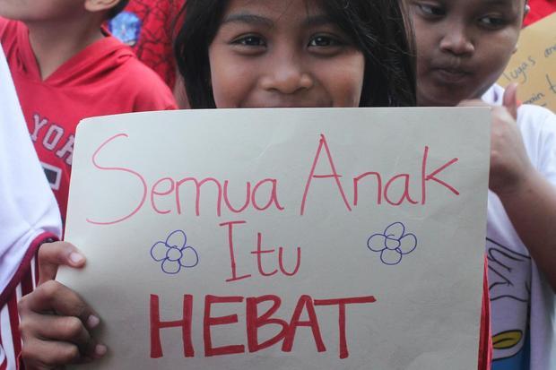 Pawai sambut Hari Anak Nasional di Surabaya