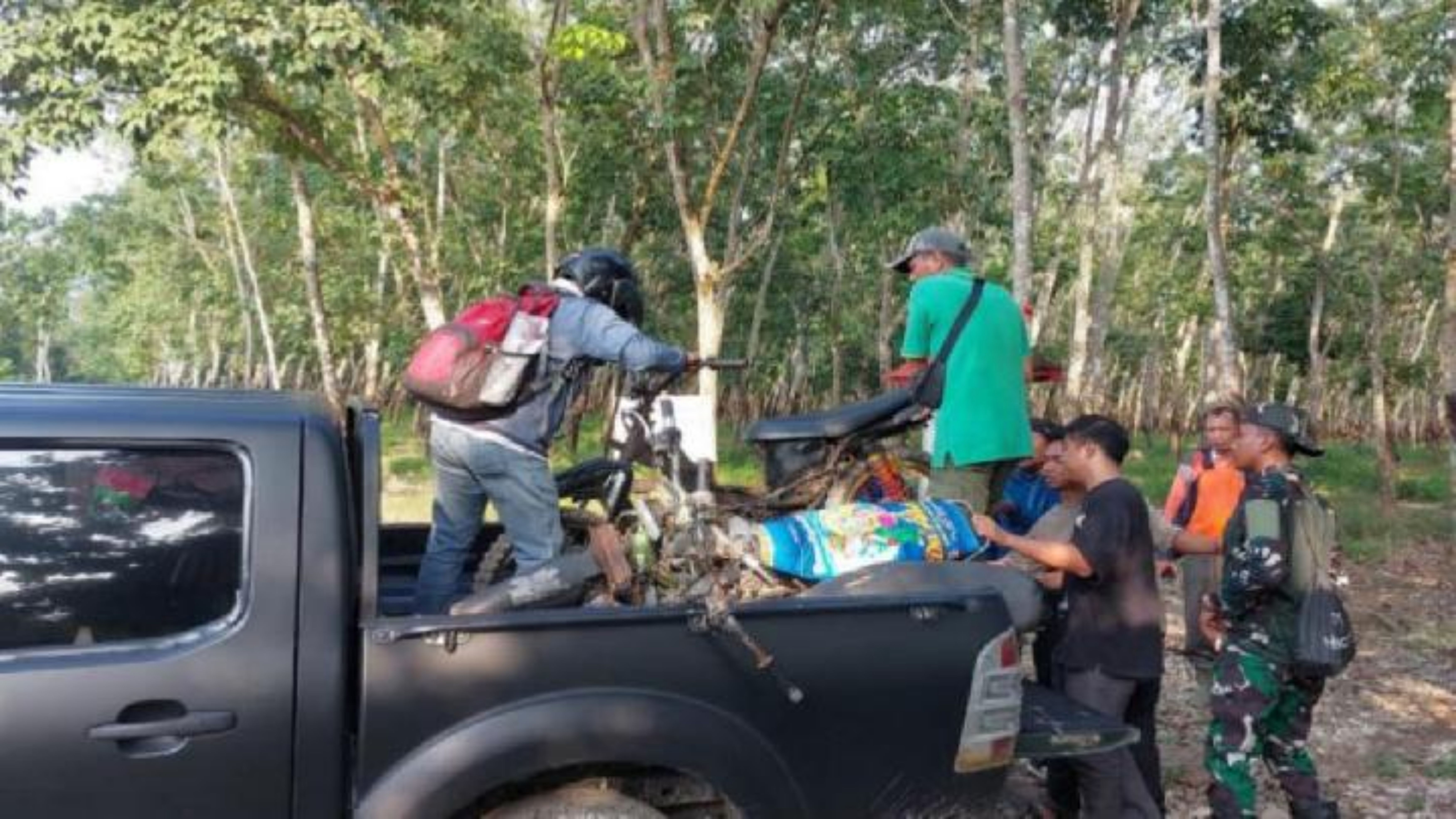 Tersangka Tambang Emas Ilegal di Taman Nasional Meru Betiri