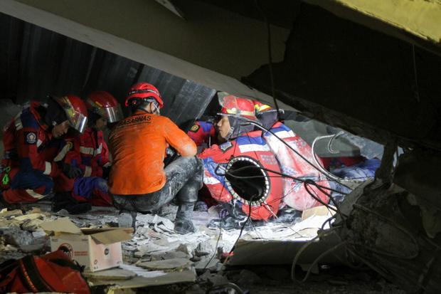 Pencarian korban mushalla ambruk di Ponpes Al Khoziny