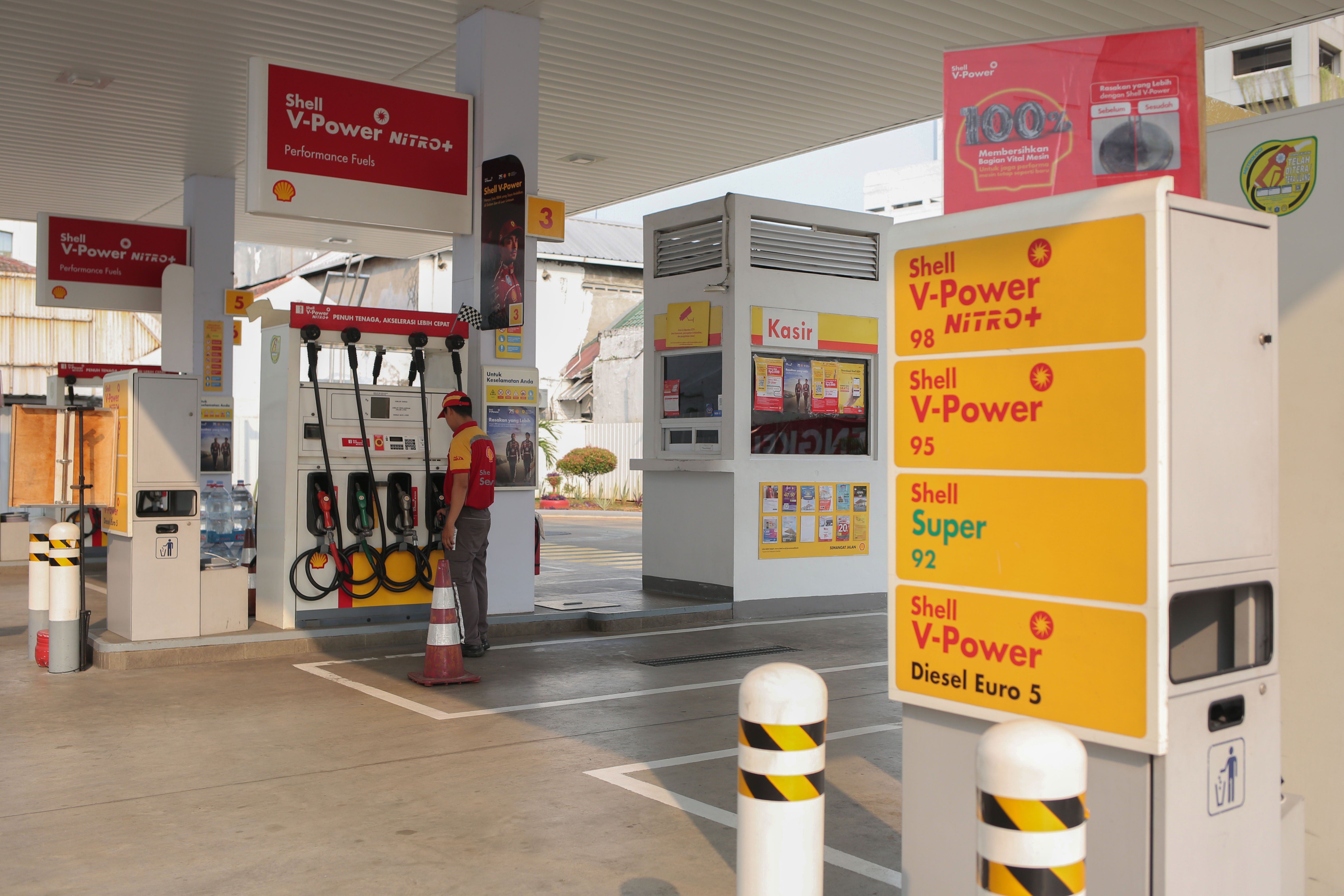 Stok BBM di SPBU Shell Masih Kosong (Foto: Katadata/Fauza Syahputra)