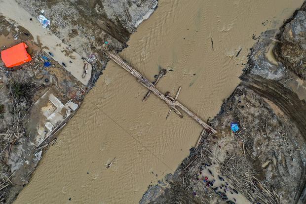 Akses jalan di Tapanuli Selatan masih terputus akibat banjir bandang