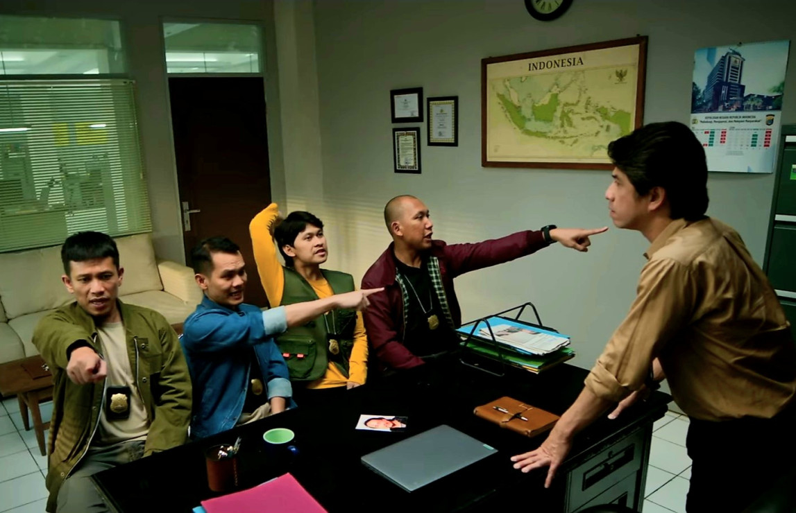 Jumlah Penonton Film Agak Laen