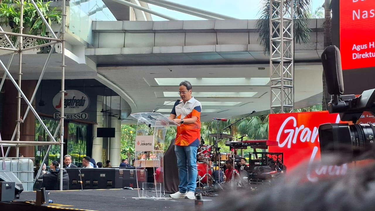 Direktur Utama Bank Jakarta Agus Haryoto Widodo dalam acara Grand Launching Kartu Debit Visa Bank Jakarta yang berlangsung di Lippo Mall Kemang, Jakar