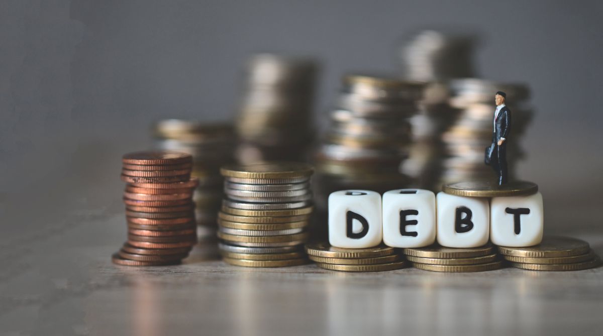 Ilustrasi utang, debt switching