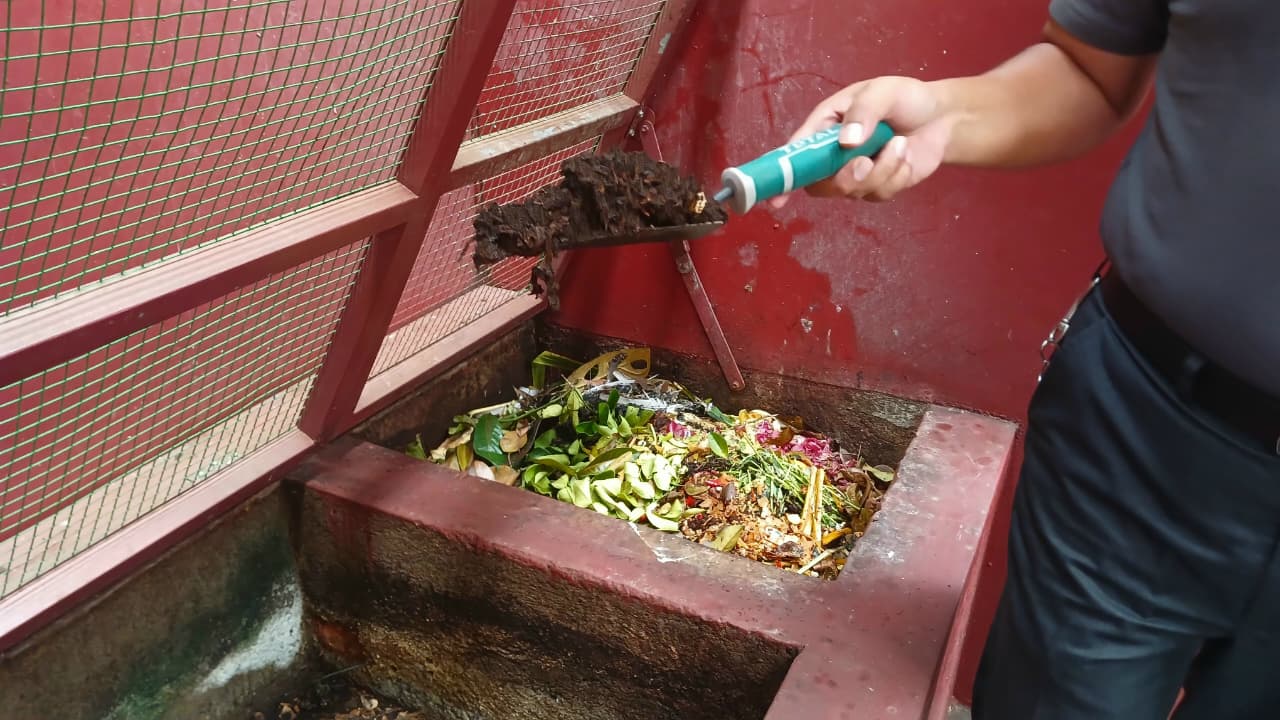 Mengolah sampah organik menjadi kompos