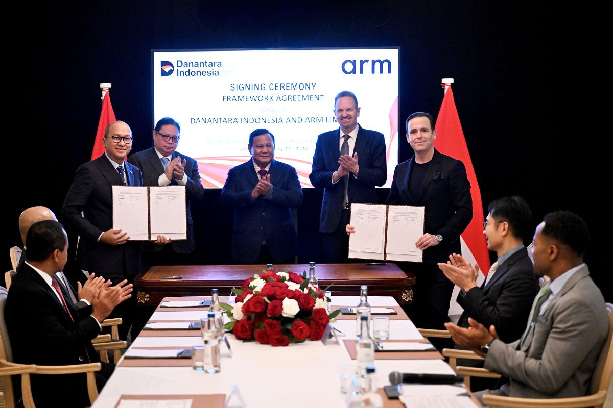 Penandatanganan kerja sama semikonduktor Danantara dengan Arm Limited