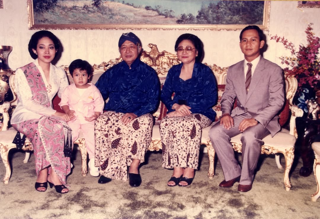 Presiden Prabowo mengunggah foto bersama Soeharto dalam unggahan terkait perayaan ulang tahun anak, Didit Hediprasetyo