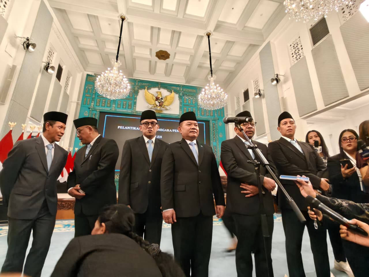 Enam pejabat baru usai pelantikan Senin (27/4/2026). 