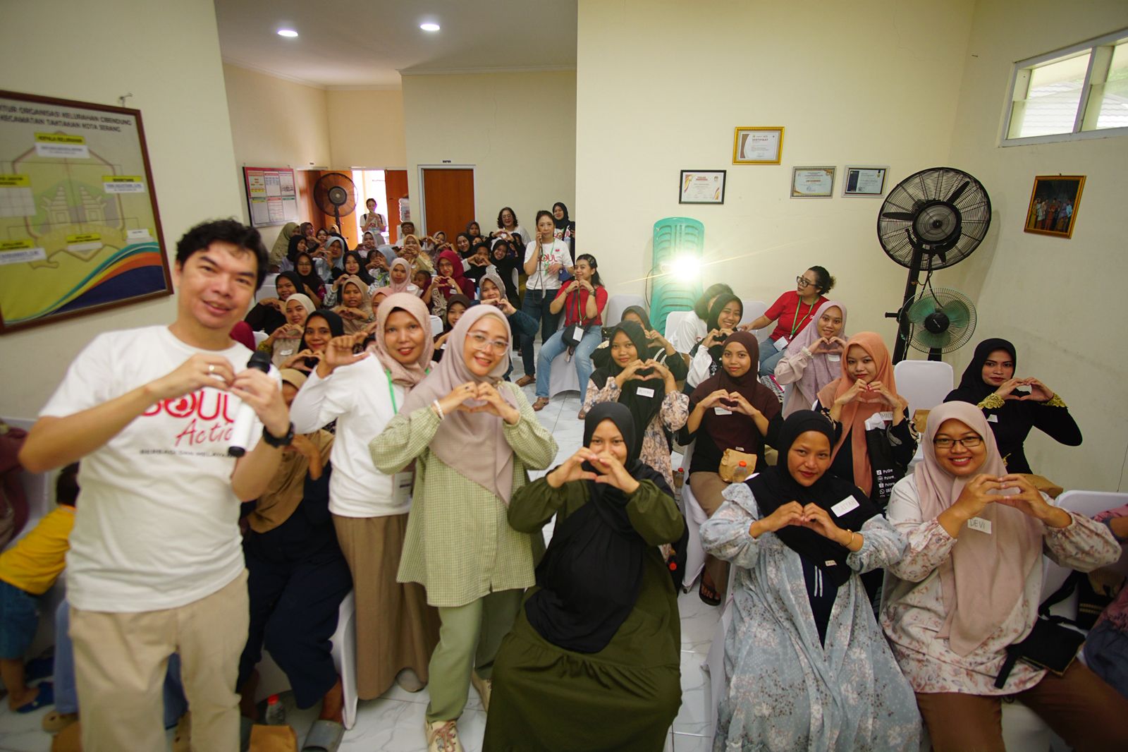 Meditasi Tata Hati ibu hamil di Serang, Banten, Sabtu (16/5/2025). 