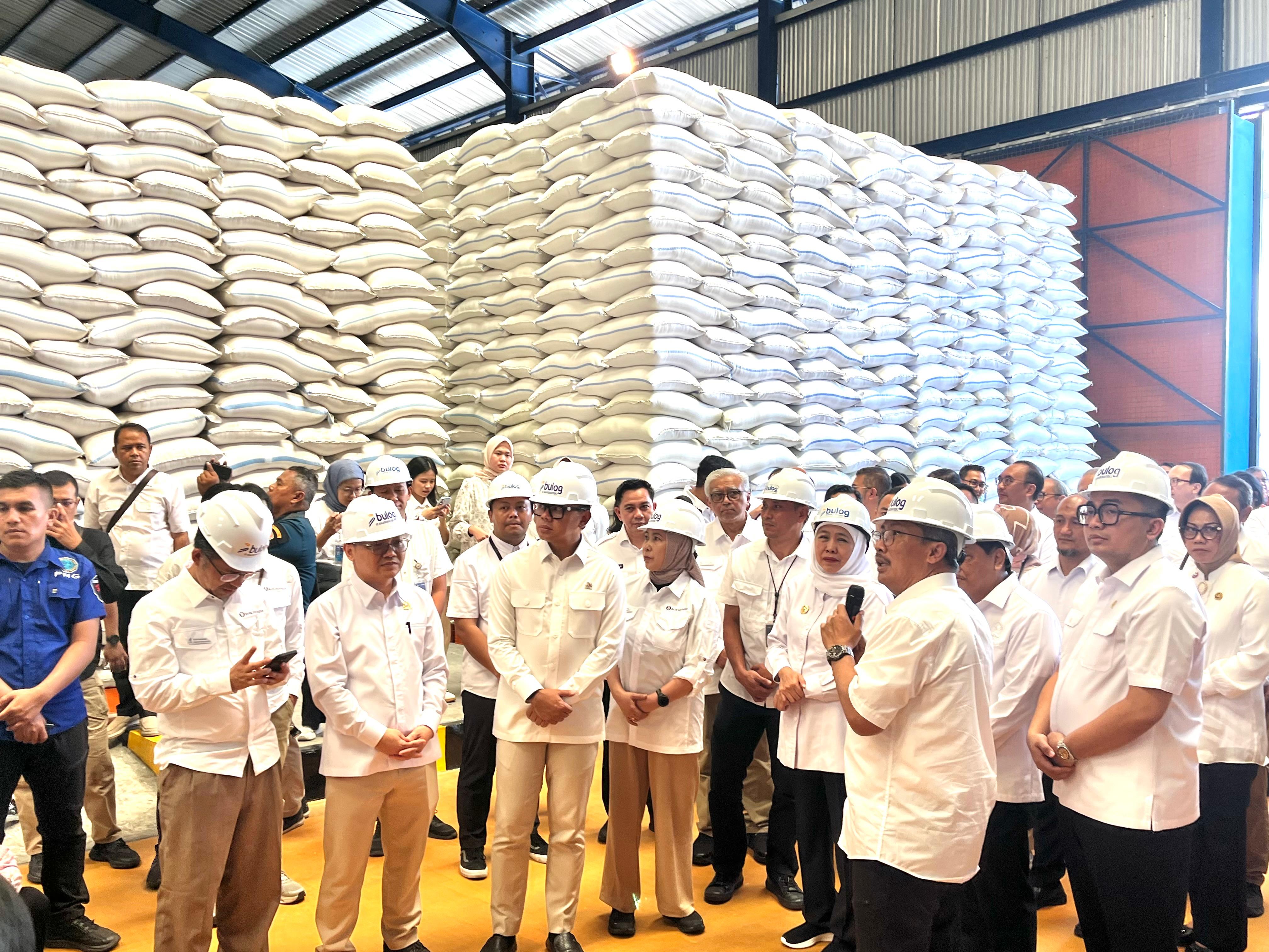Peninjauan Gudang Perum Bulog Buduran, Sidoarjo, Jawa Timur