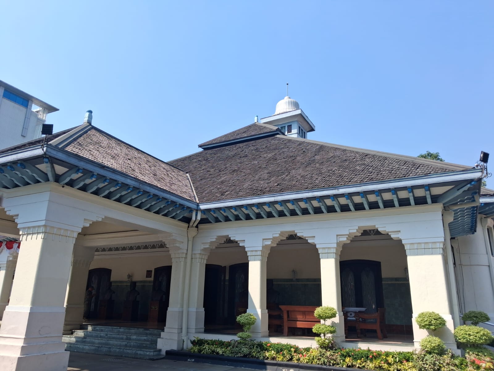 Kediaman dinas Wali Kota Solo Loji Gandrung.