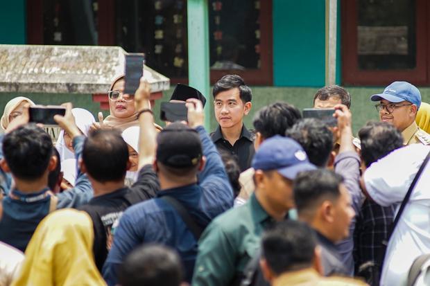 Wapres tinjau sekolah terdampak diduga keracunan di Batang