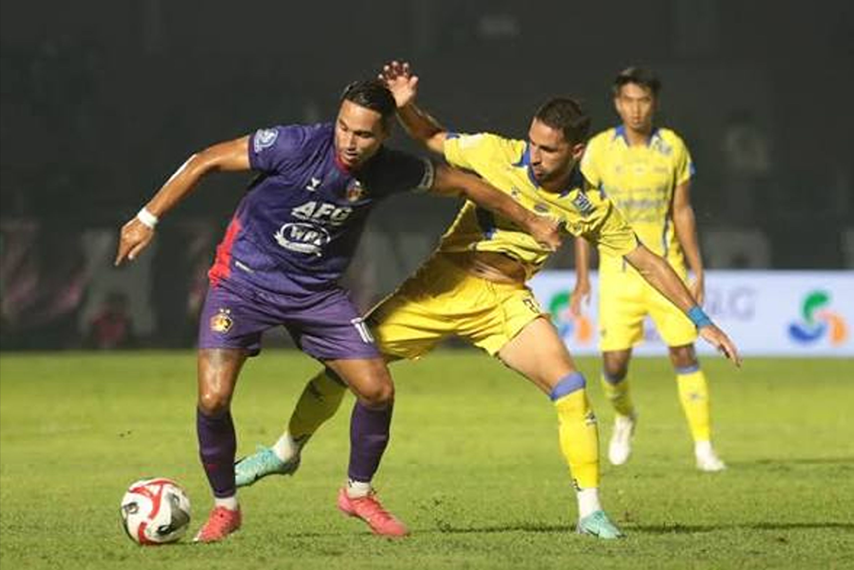 Prediksi Persib Bandung vs Persik Kediri 