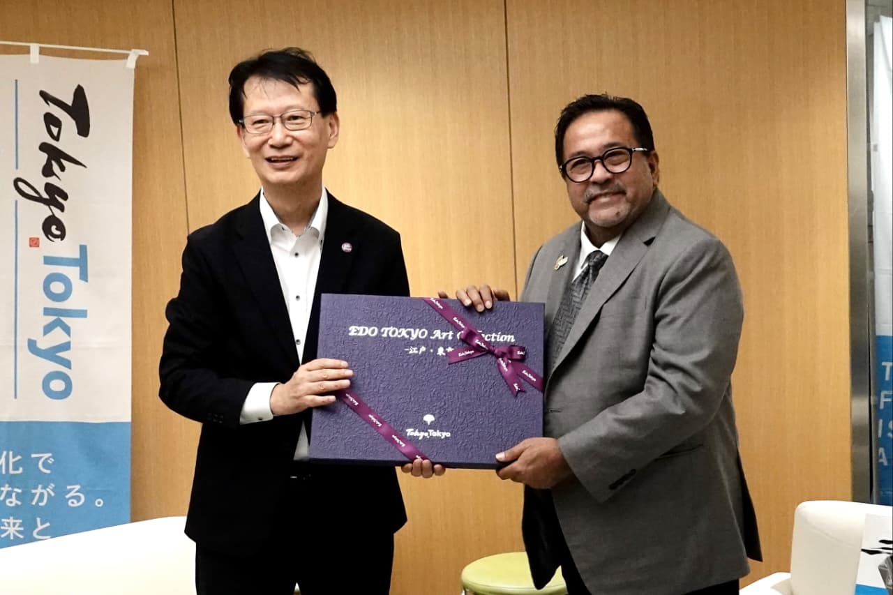Wakil Gubernur DKI Jakarta Rano Karno bertemu Wakil Gubernur Tokyo Tomohide Sato di Tokyo Metropolitan Government, Selasa (27/10