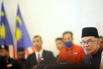 ANWAR IBRAHIM PERDANA MENTERI MALAYSIA KE-10