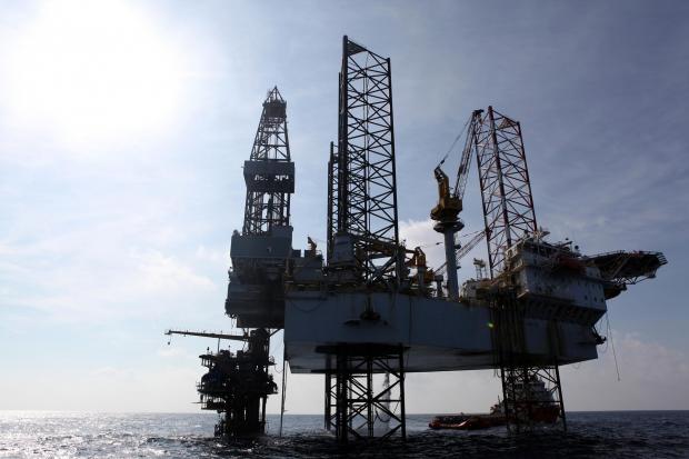 Rig Migas Lepas Pantai Pertamina Hulu Energi