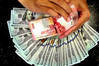 Masih Tertekan Aksi Demonstrasi, Rupiah Melemah ke 14.151 per Dolar AS