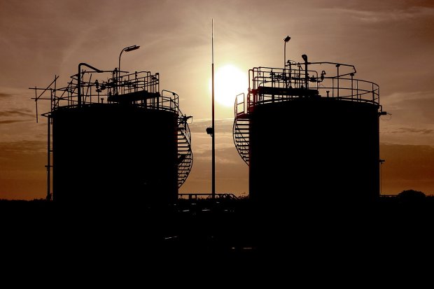 serangan kapal tanker di teluk oman, harga minyak dunia naik