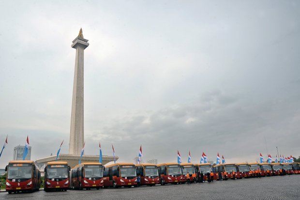 Bus Transjakarta di Monas