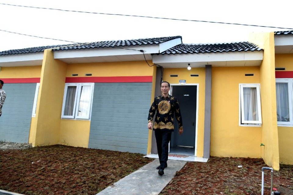 Ilustrasi, Presiden Joko Widodo meresmikan pembangunan rumah murah. Secara bertahap BP Tapera akan memperluas segmen kepesertaan mulai dari PNS hingga pekerja mandiri dengan target 13 juta peserta pada 2024.