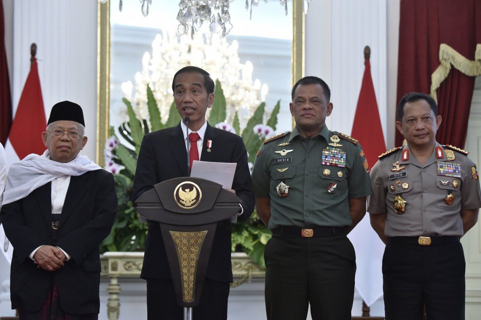 Jokowi Instruksikan TNI Dilibatkan dalam Pemberantasan 
