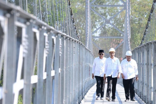 Jembatan Gantung Jokowi
