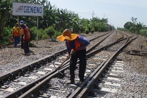 jalur rel kereta api