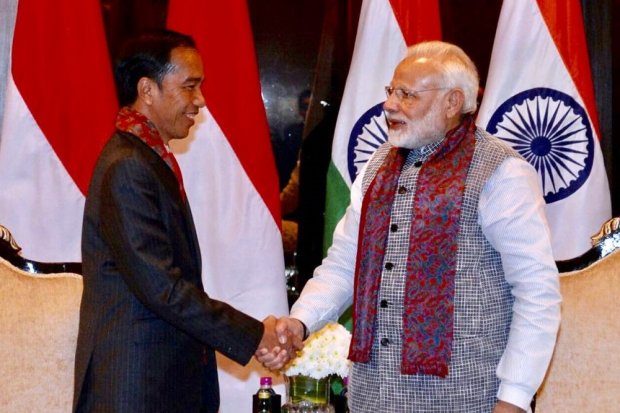 Ilustrasi, Presiden Republik Indonesia Joko Widodo bertemu dengan Perdana Menteri India Narendra Modi. Diplomasi dapat mendatangkan keuntungan terjaminnya kepentingan suatu negara.